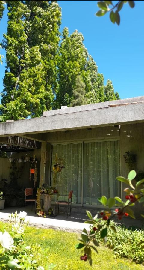 Casa Los Cerezos En Chacras De Coria Eksteriør billede