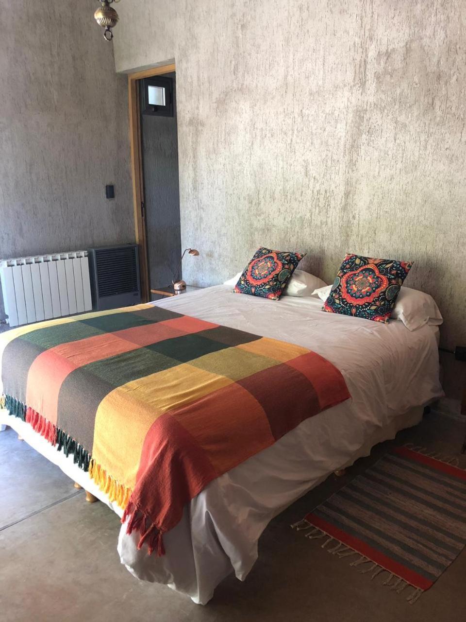 Casa Los Cerezos En Chacras De Coria Eksteriør billede
