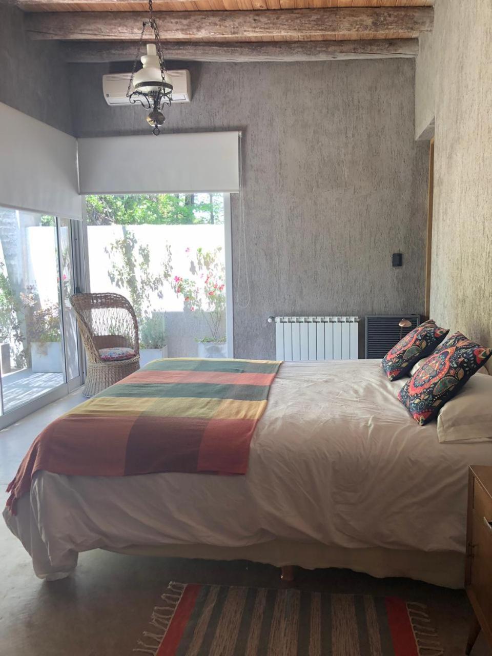 Casa Los Cerezos En Chacras De Coria Eksteriør billede