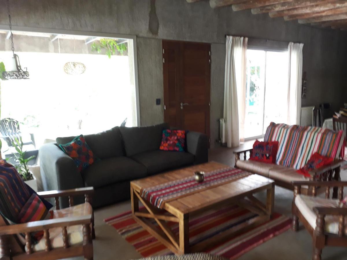 Casa Los Cerezos En Chacras De Coria Eksteriør billede